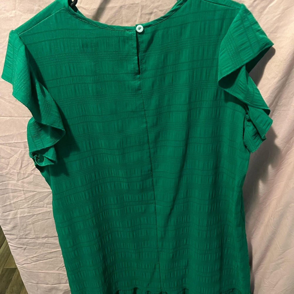 Crown & Ivy Vibrant Green Blouse